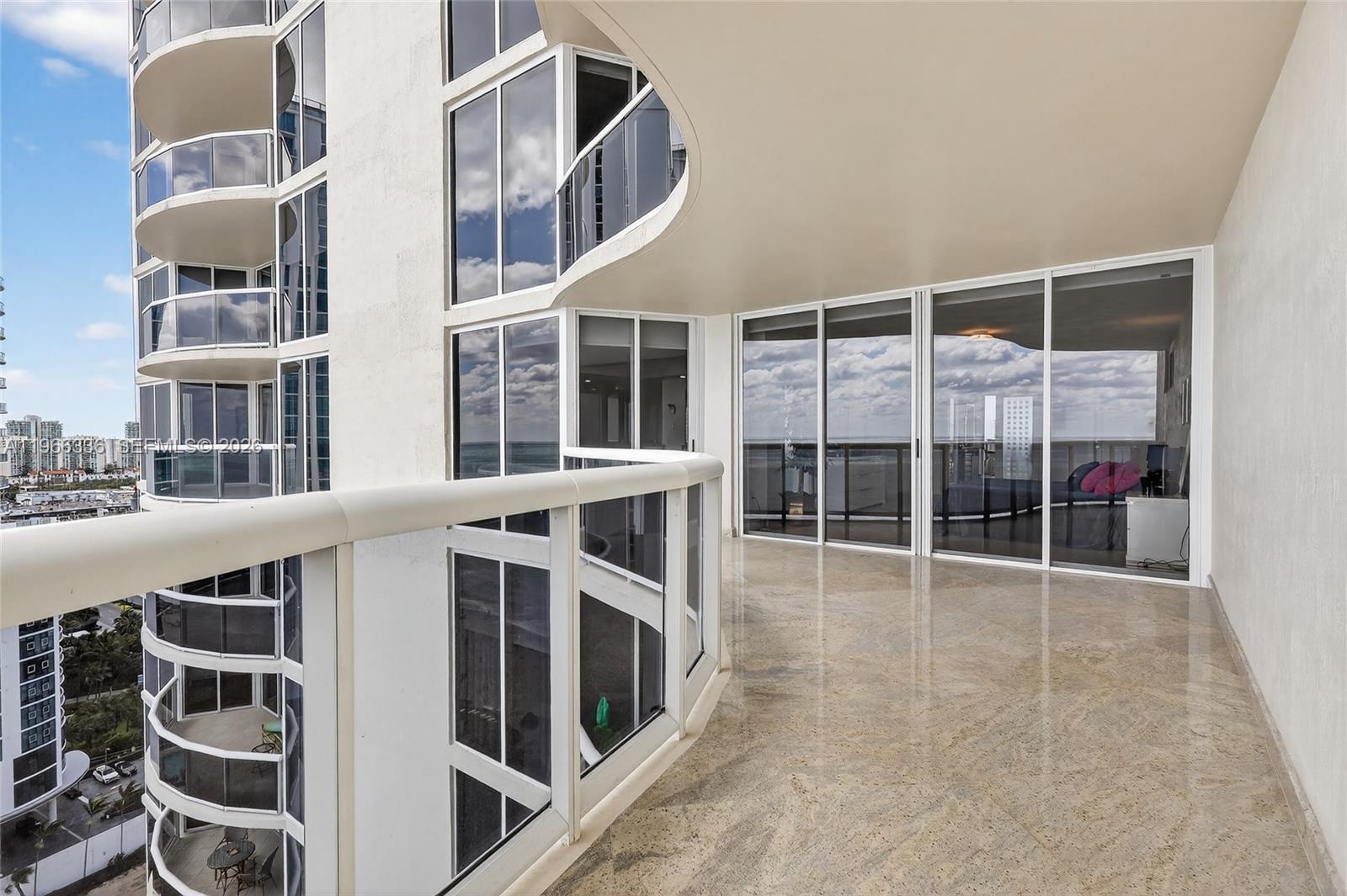 THE PINNACLE CONDO - Residential