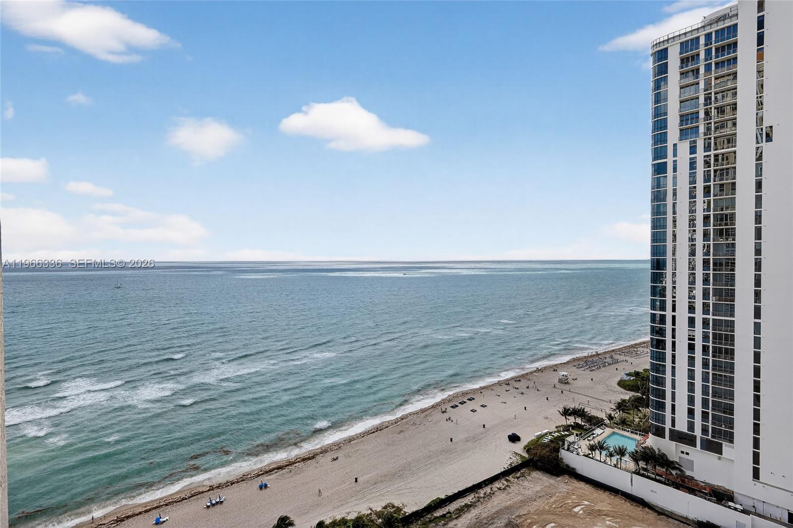 THE PINNACLE CONDO - Residential