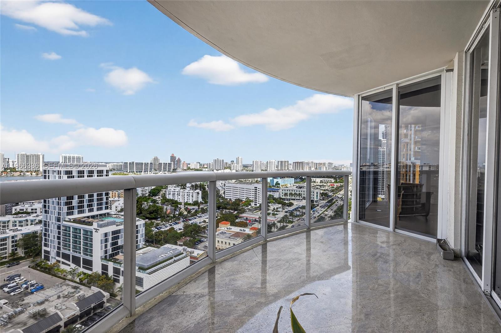 THE PINNACLE CONDO - Residential