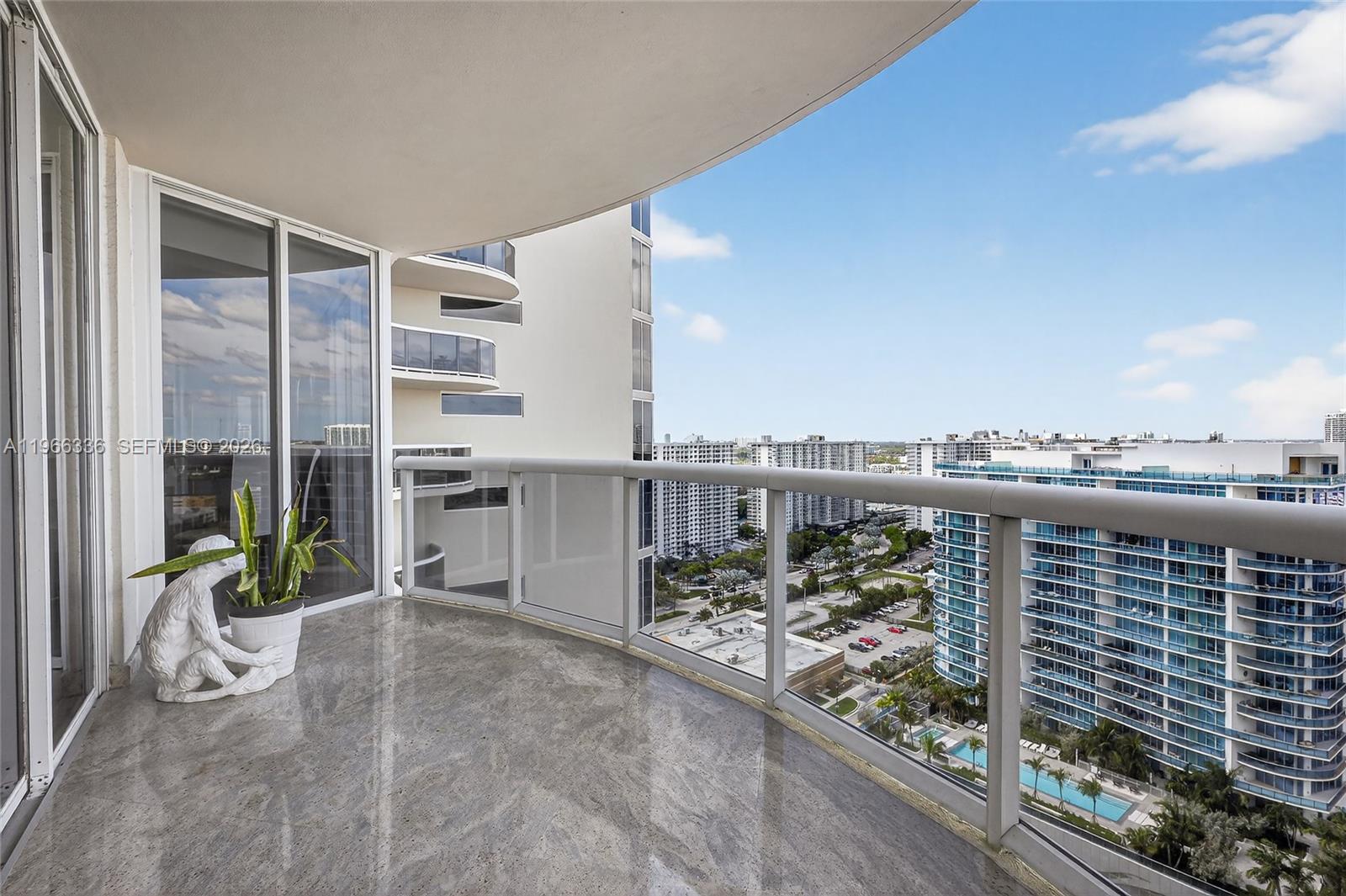 THE PINNACLE CONDO - Residential