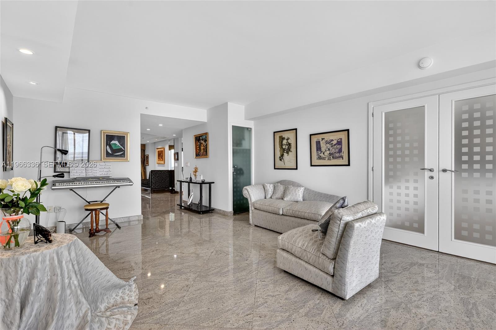 THE PINNACLE CONDO - Residential