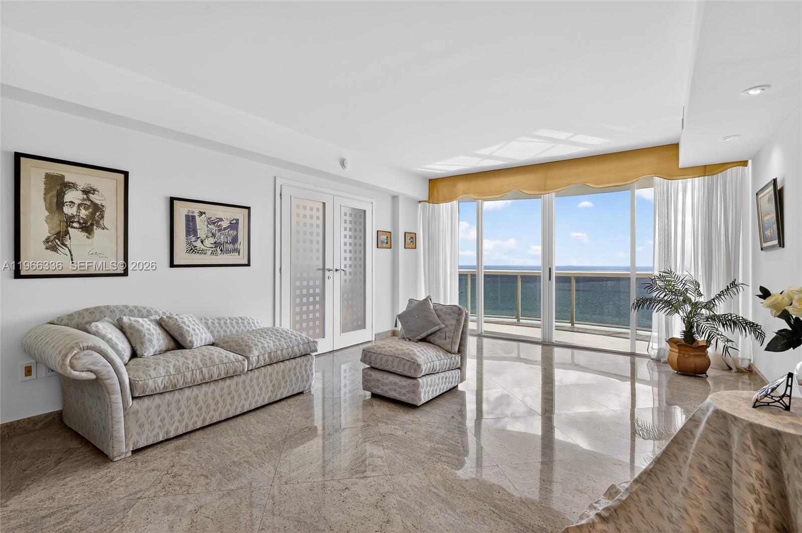 THE PINNACLE CONDO - Residential