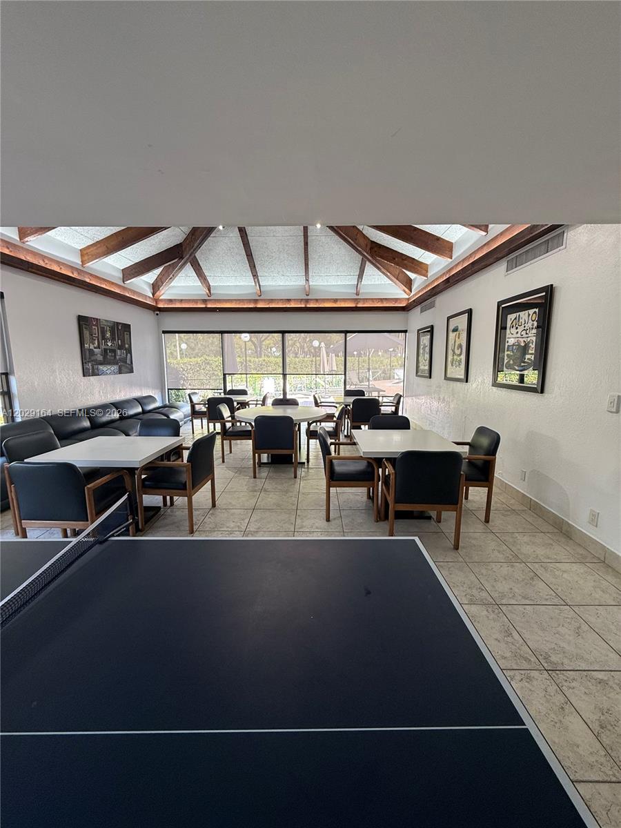 DELVISTA B CONDO - Residential