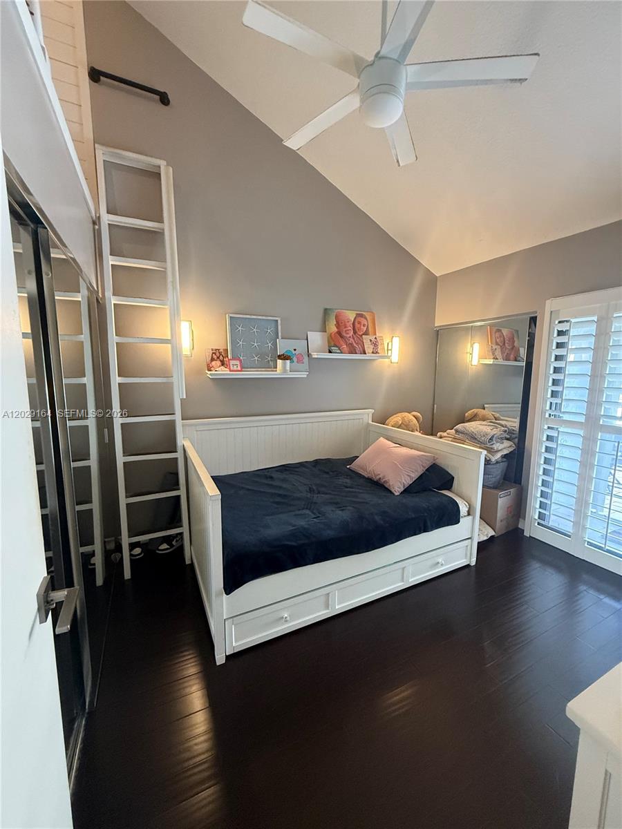DELVISTA B CONDO - Residential