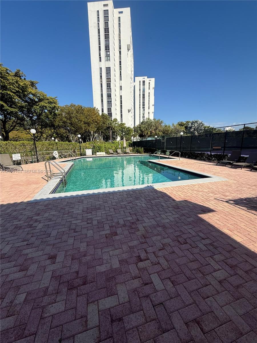 DELVISTA B CONDO - Residential