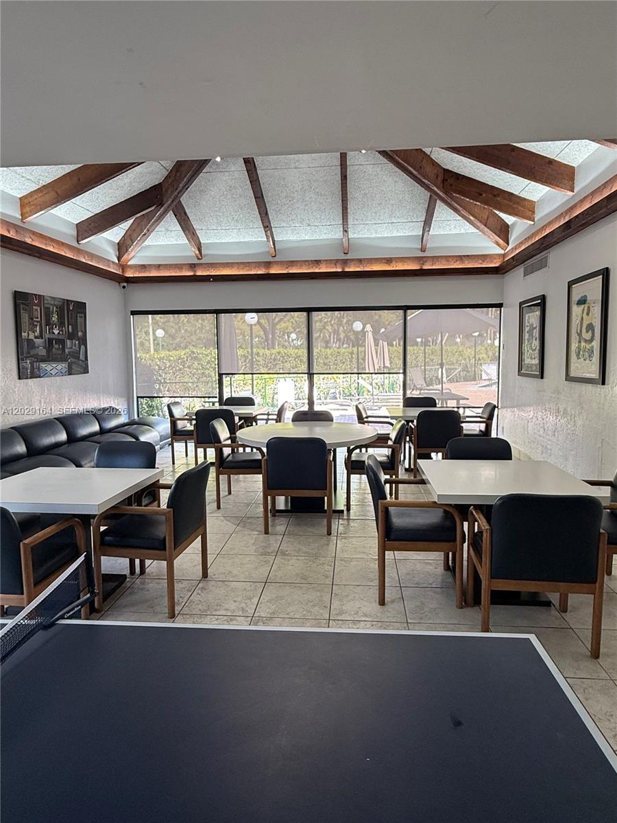 DELVISTA B CONDO - Residential