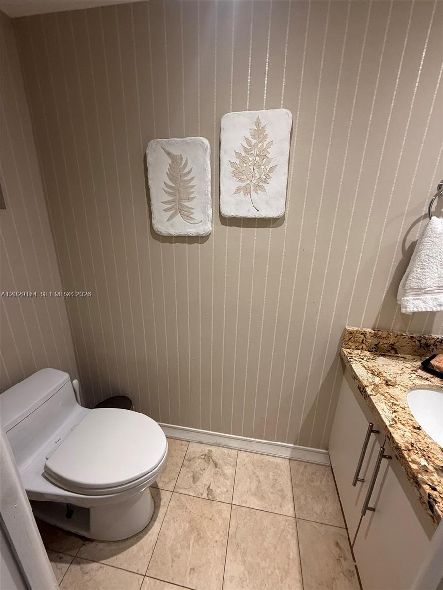 DELVISTA B CONDO - Residential