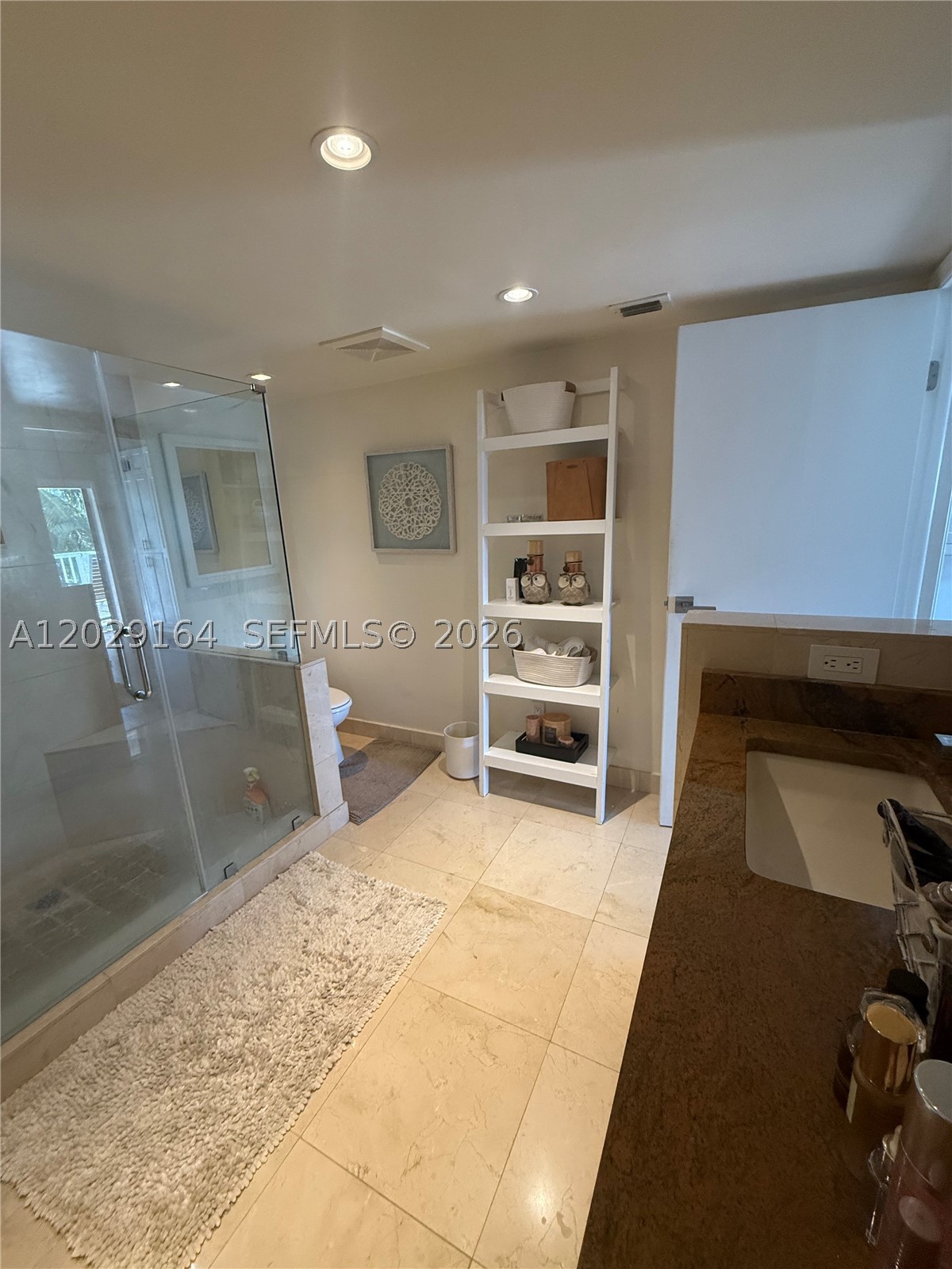 DELVISTA B CONDO - Residential