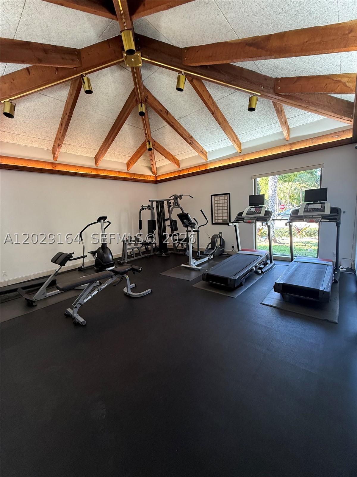 DELVISTA B CONDO - Residential