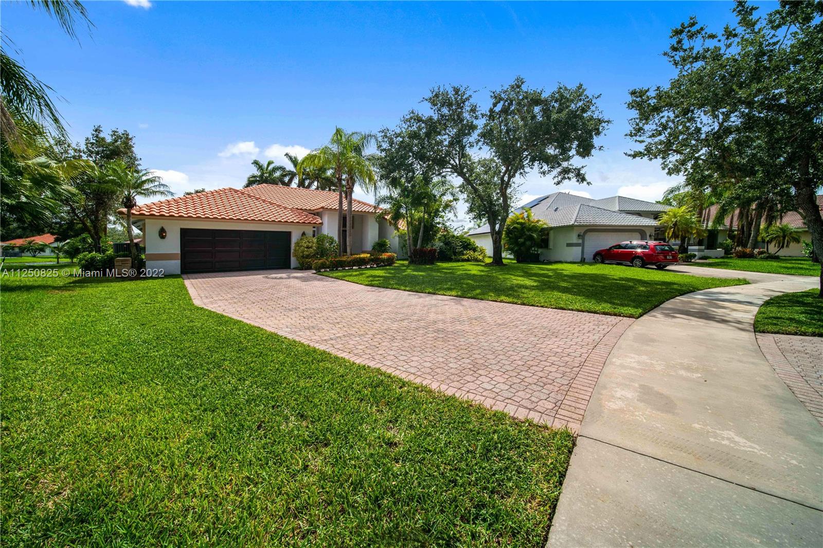 COUNTRY ISLES MANOR HOMES - Residential