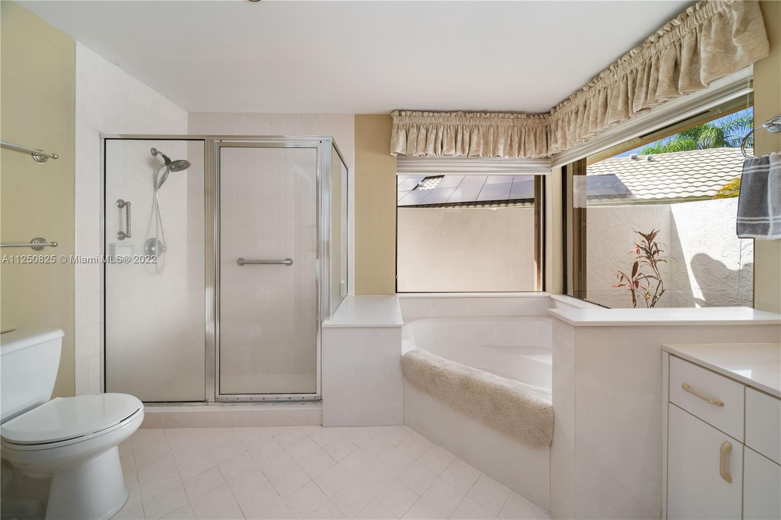 COUNTRY ISLES MANOR HOMES - Residential