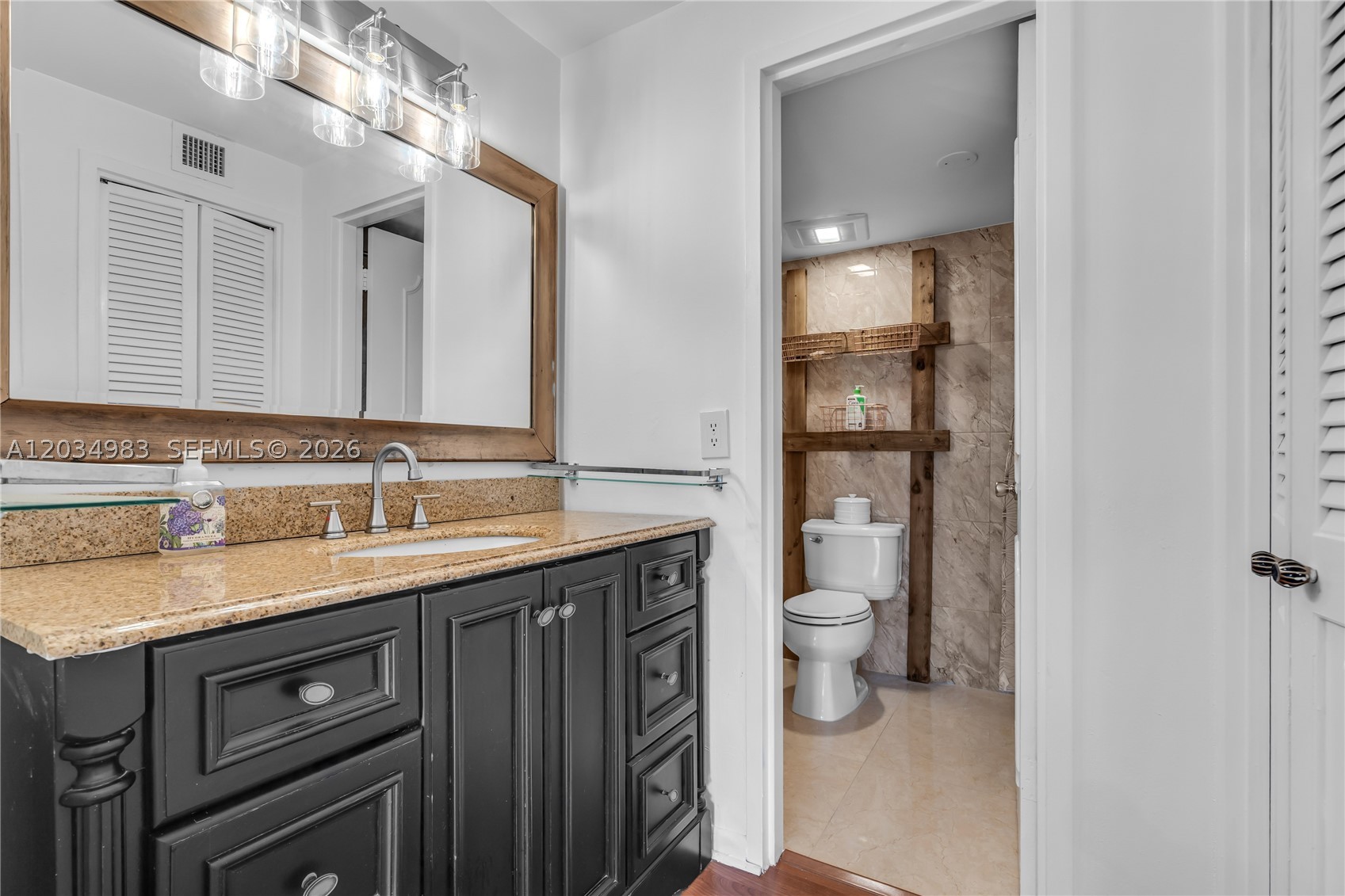 LONDON TOWERS CONDO - Residential
