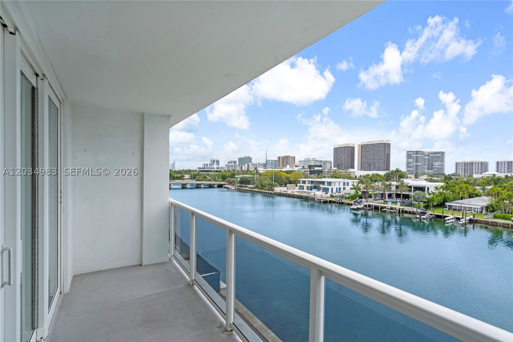 LONDON TOWERS CONDO - Residential