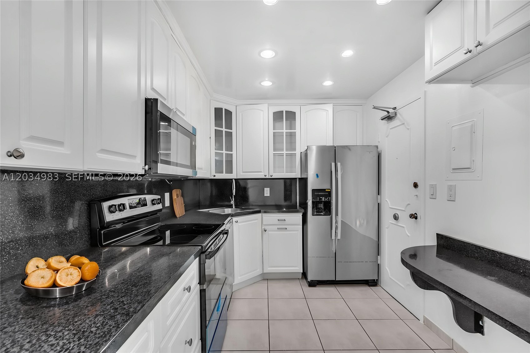 LONDON TOWERS CONDO - Residential