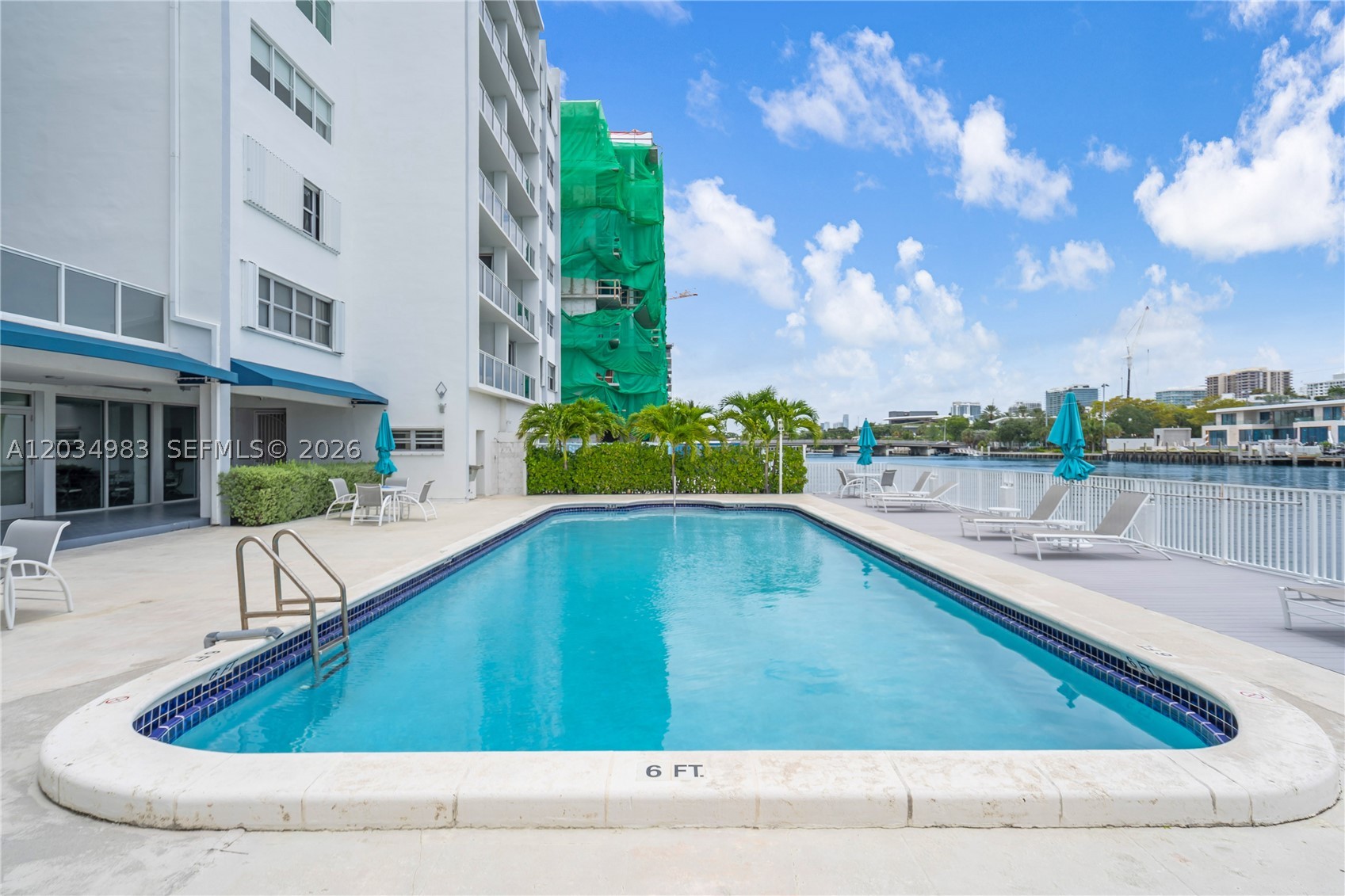 LONDON TOWERS CONDO - Residential