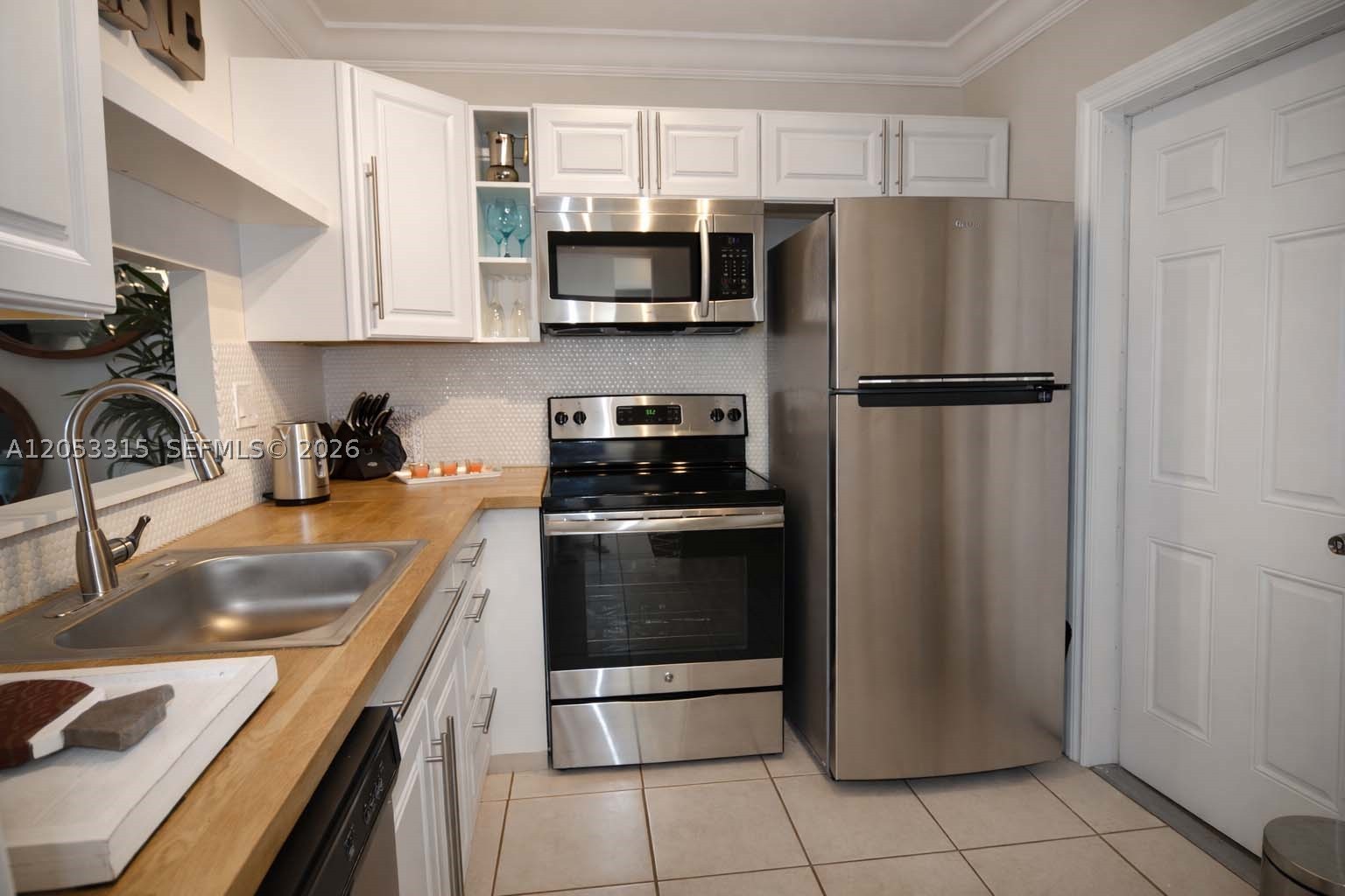 FICUS GARDENS CONDO - Residential