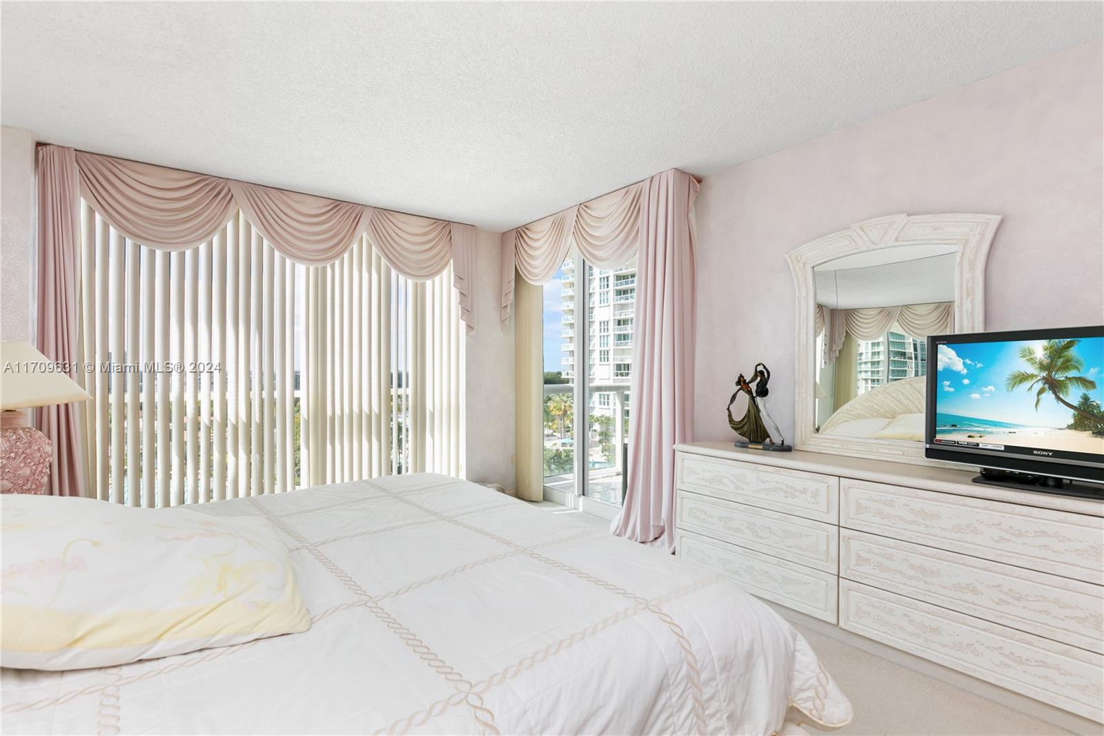 OCEANIA IV CONDO - Residential