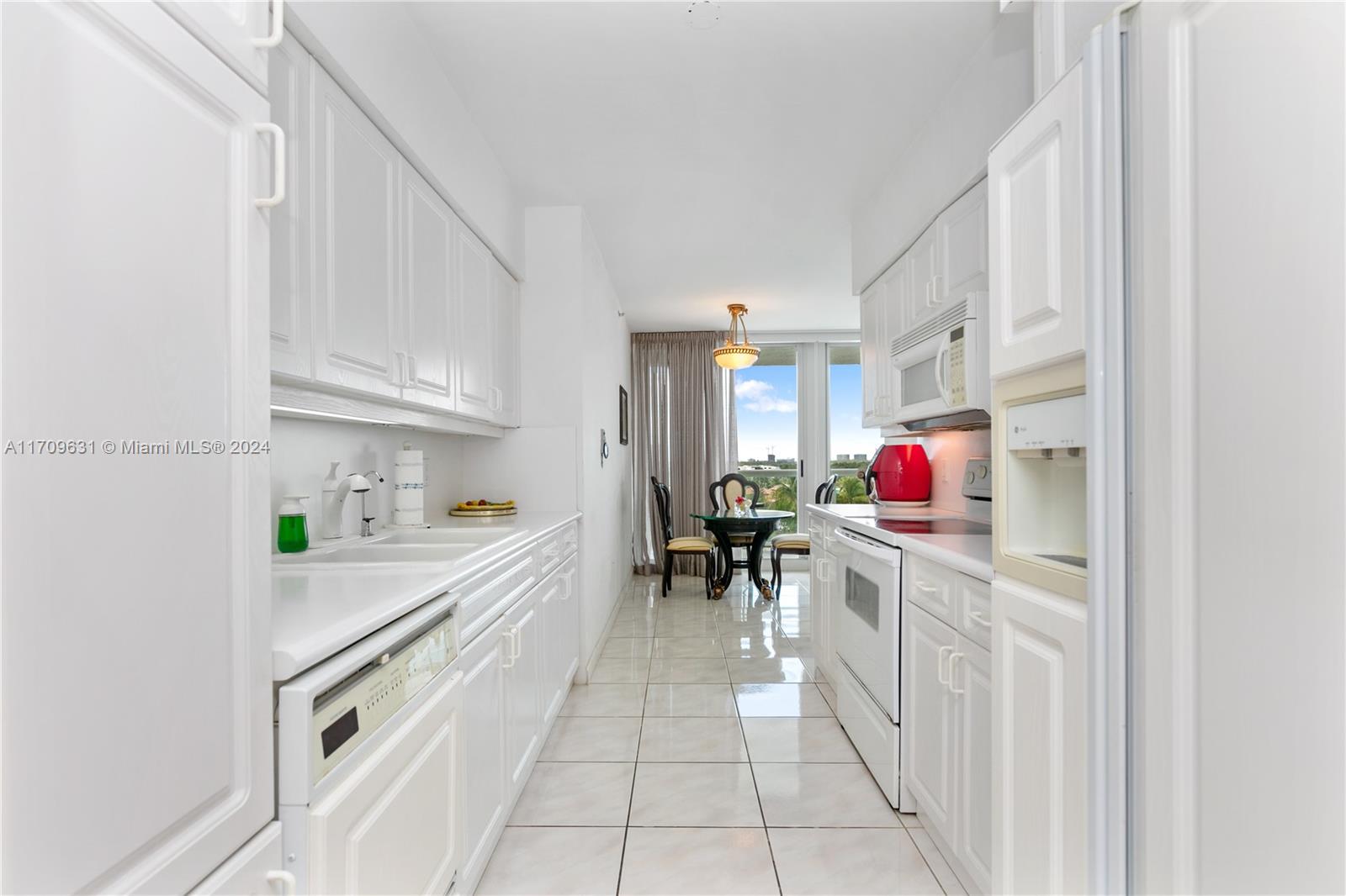 OCEANIA IV CONDO - Residential