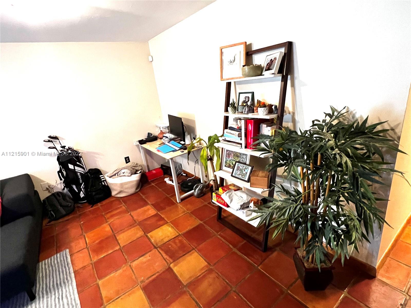 VIZCAYA HEIGHTS CONDO - Residential Lease
