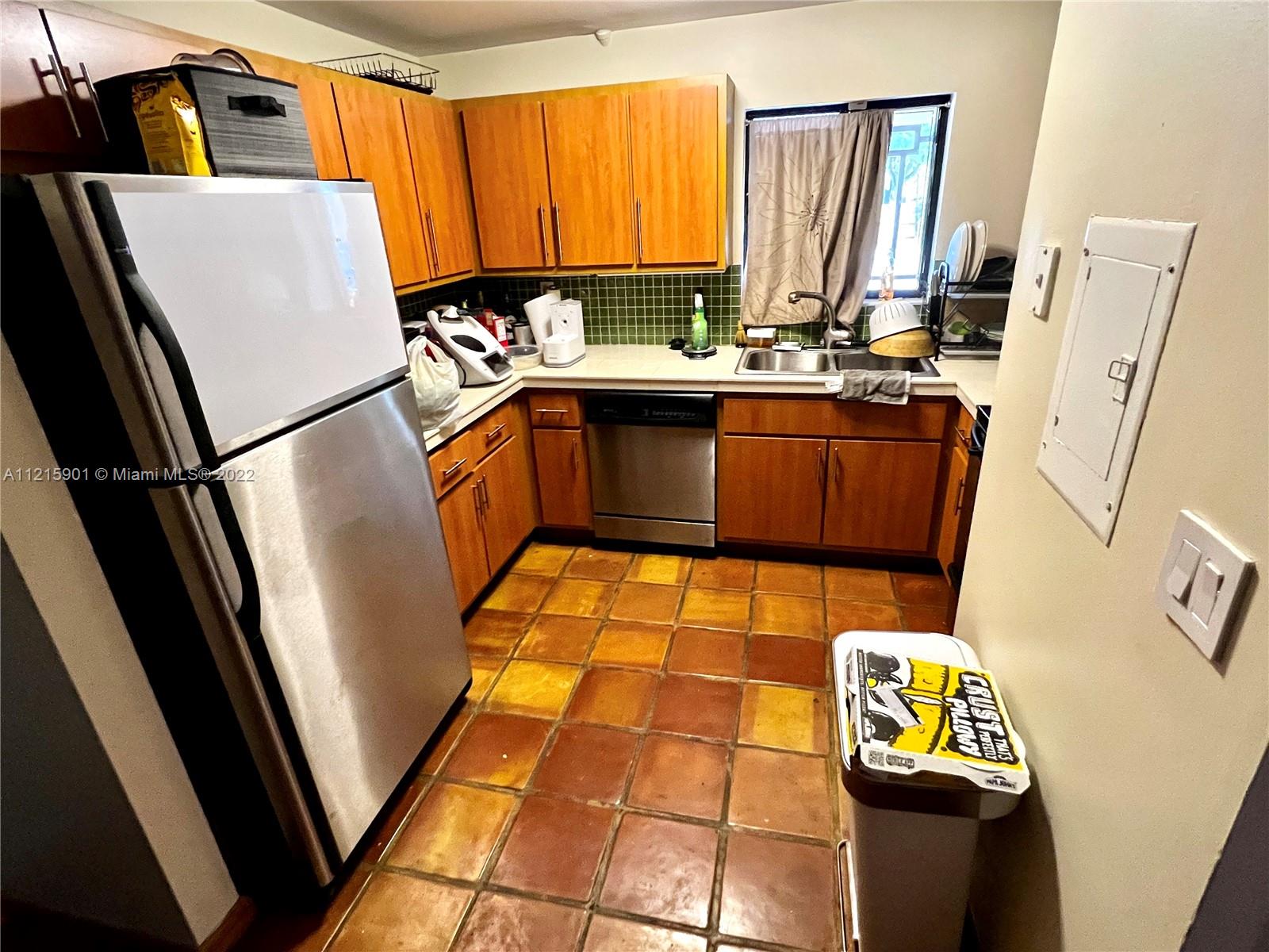 VIZCAYA HEIGHTS CONDO - Residential Lease