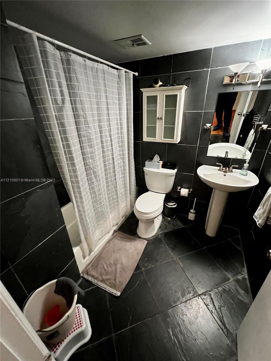 VIZCAYA HEIGHTS CONDO - Residential Lease