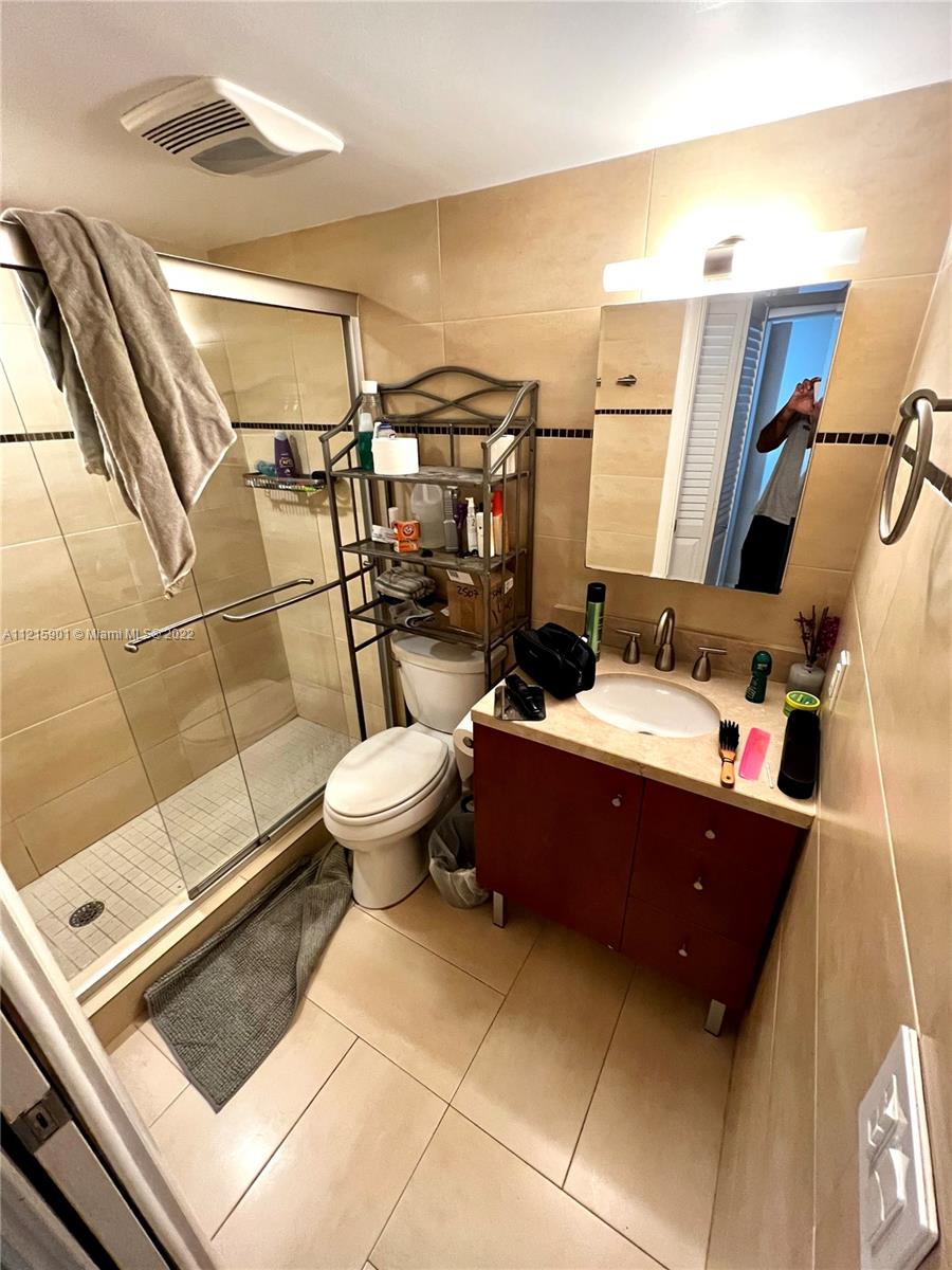 VIZCAYA HEIGHTS CONDO - Residential Lease