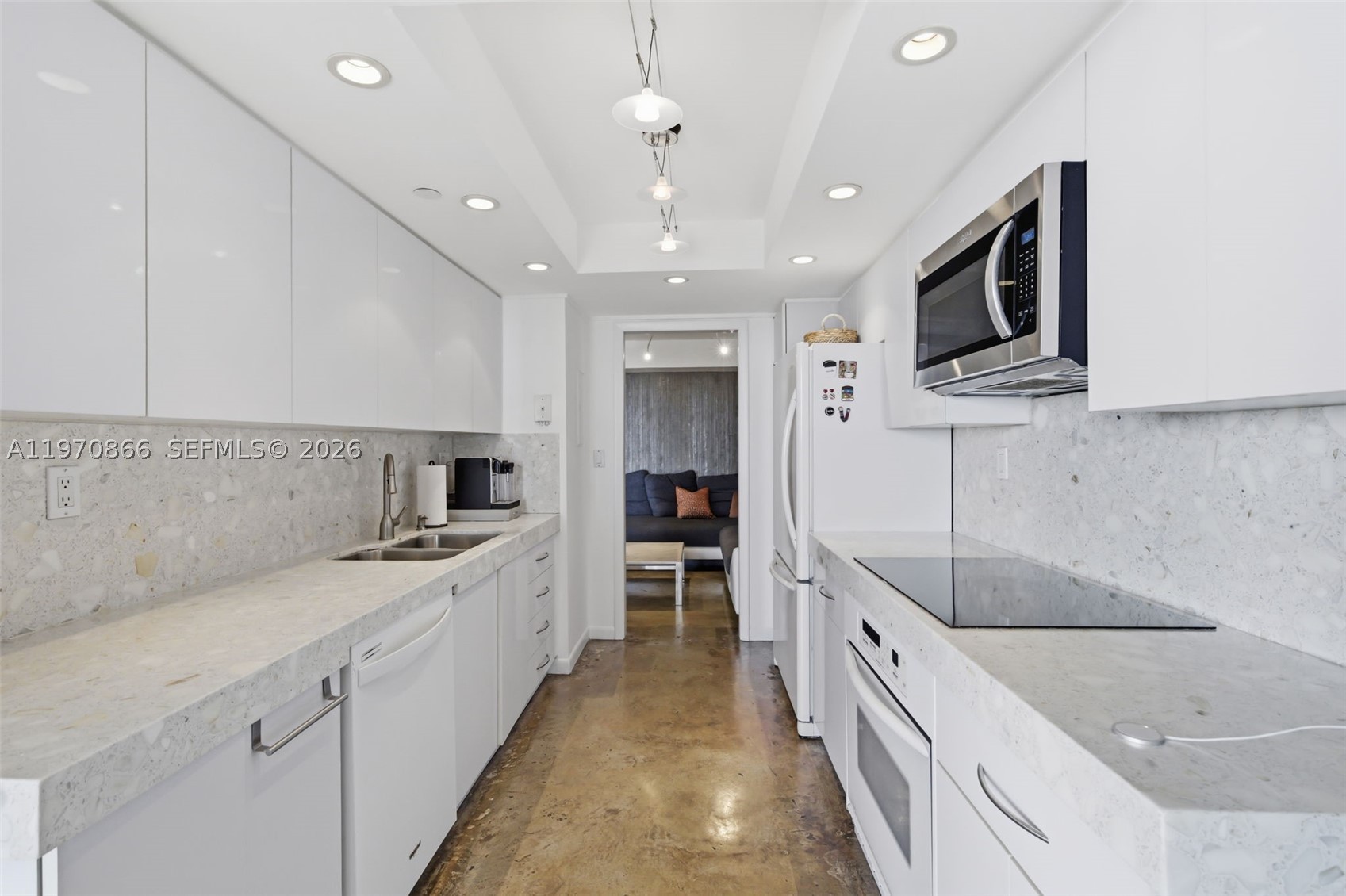 TOWERS OF QUAYSIDE CONDO - Residential