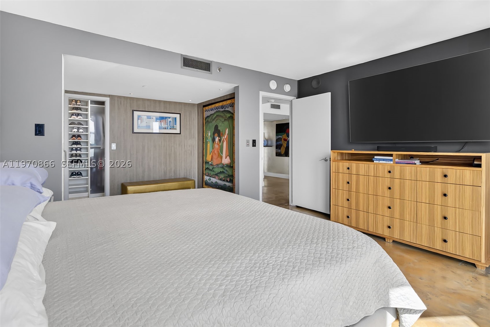 TOWERS OF QUAYSIDE CONDO - Residential