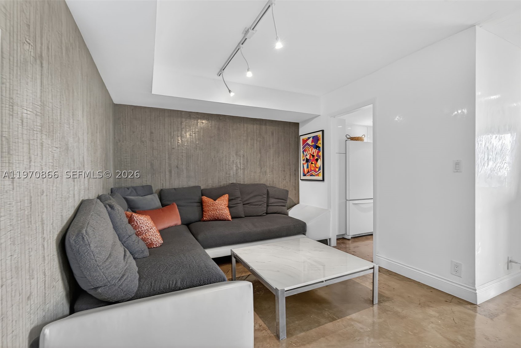 TOWERS OF QUAYSIDE CONDO - Residential
