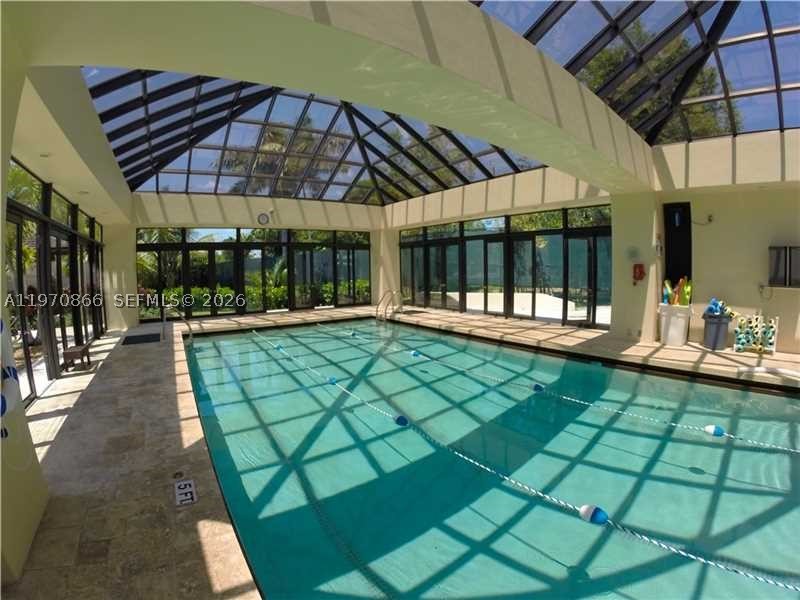 TOWERS OF QUAYSIDE CONDO - Residential