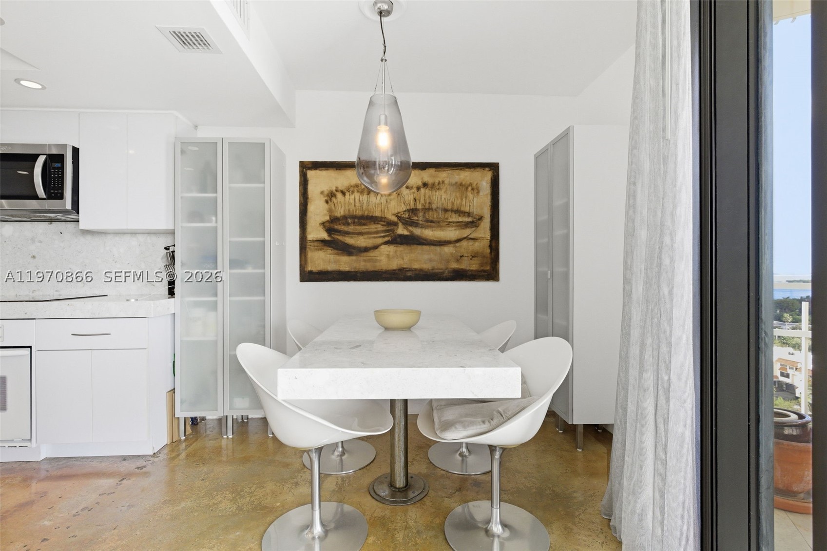 TOWERS OF QUAYSIDE CONDO - Residential