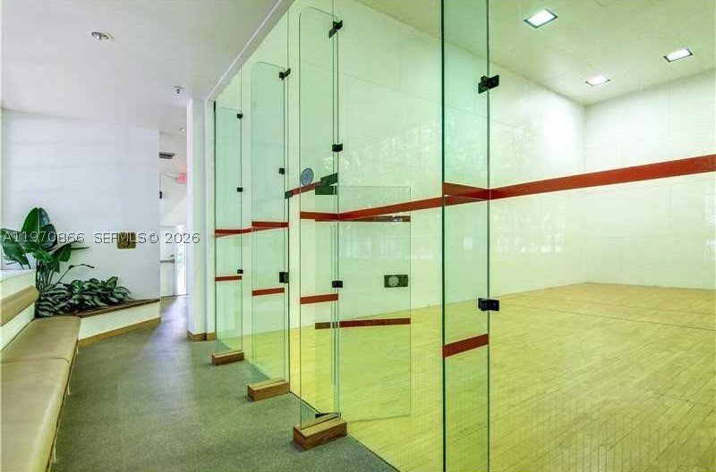 TOWERS OF QUAYSIDE CONDO - Residential