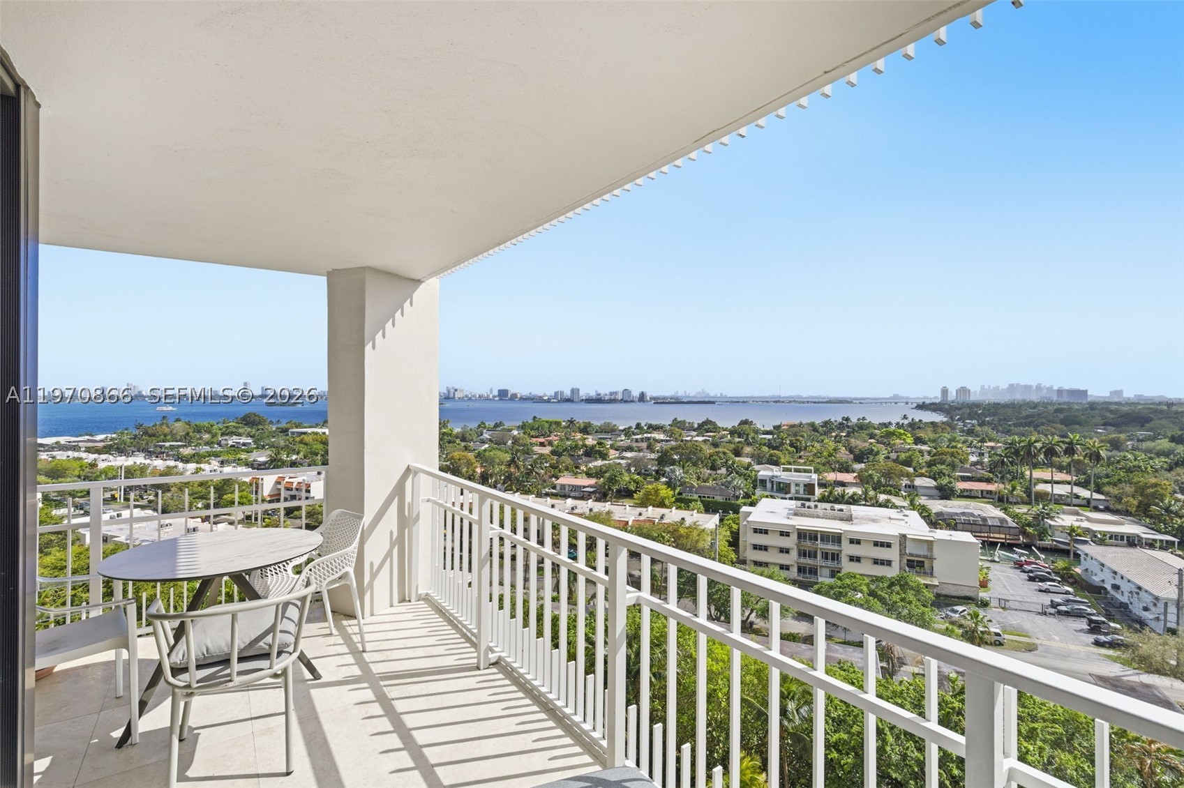 TOWERS OF QUAYSIDE CONDO - Residential