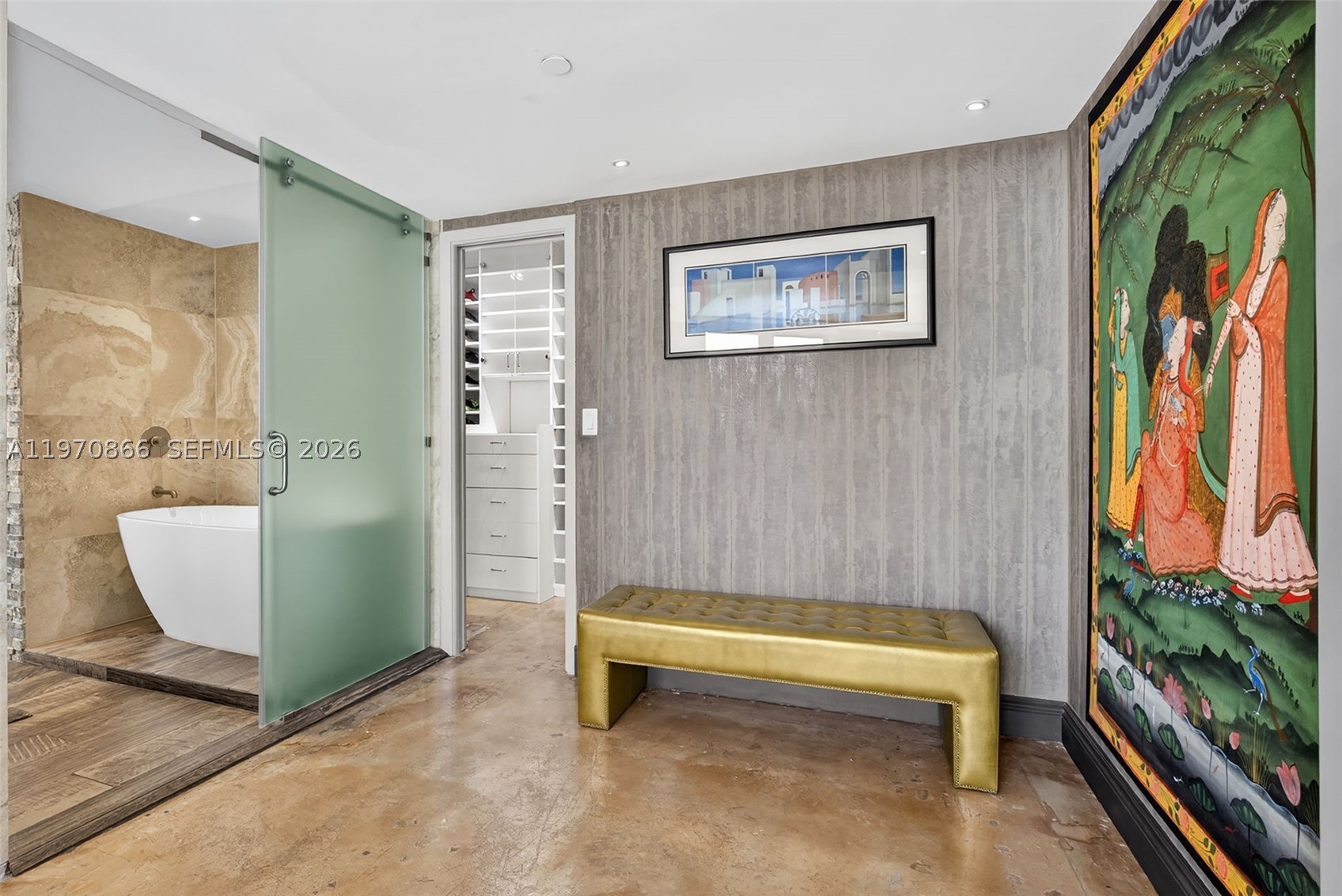 TOWERS OF QUAYSIDE CONDO - Residential