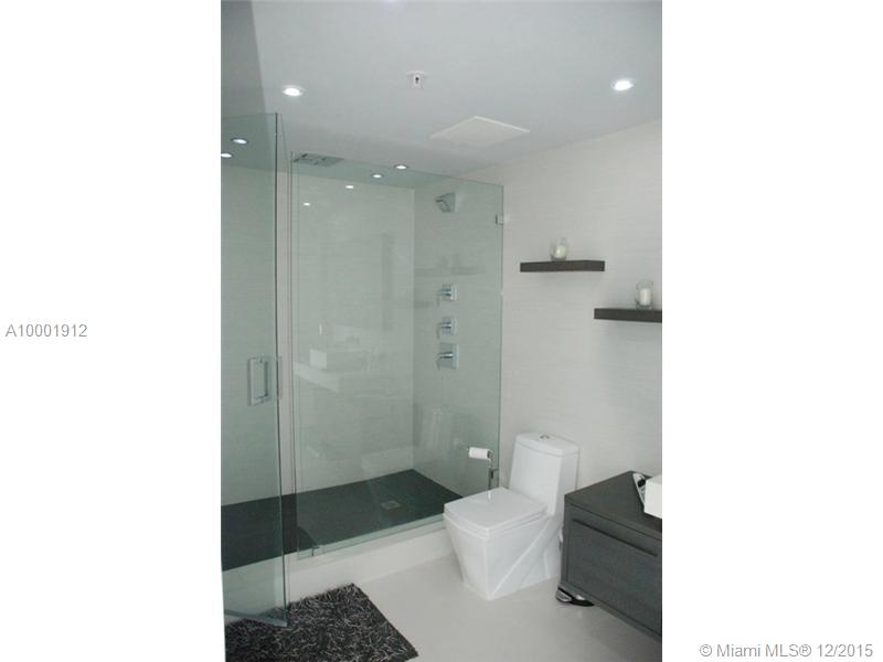 BLUE CONDO - Residential Lease