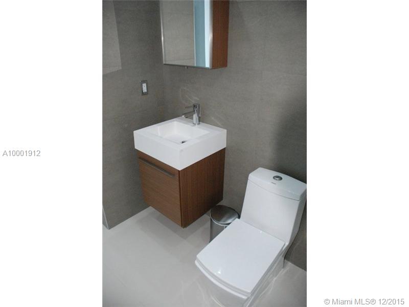 BLUE CONDO - Residential Lease