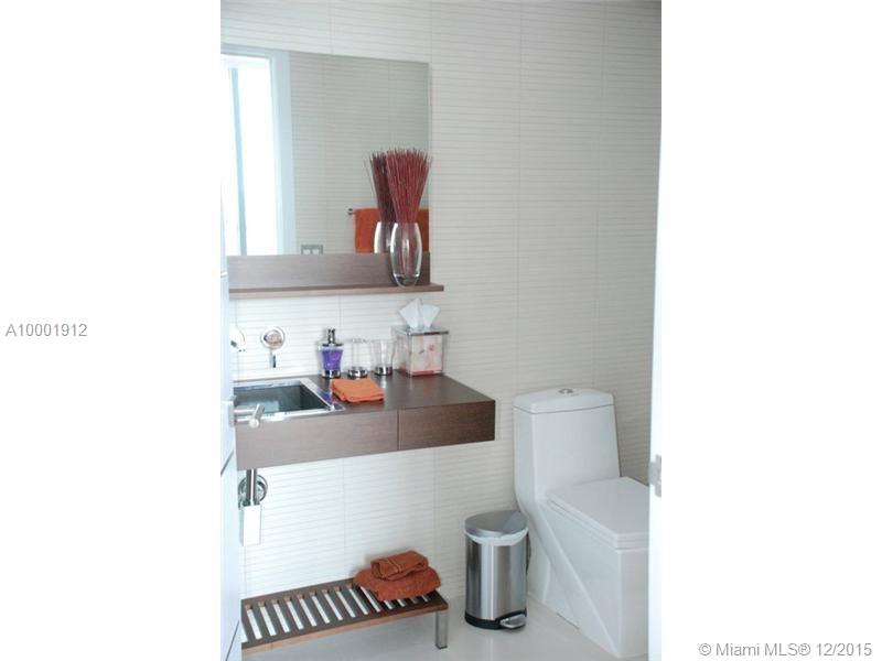 BLUE CONDO - Residential Lease