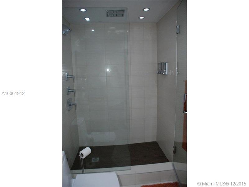 BLUE CONDO - Residential Lease