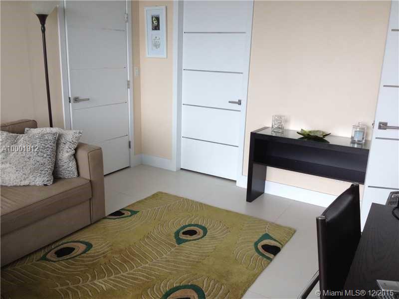 BLUE CONDO - Residential Lease