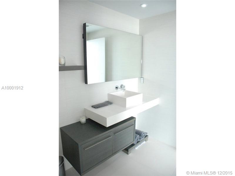 BLUE CONDO - Residential Lease