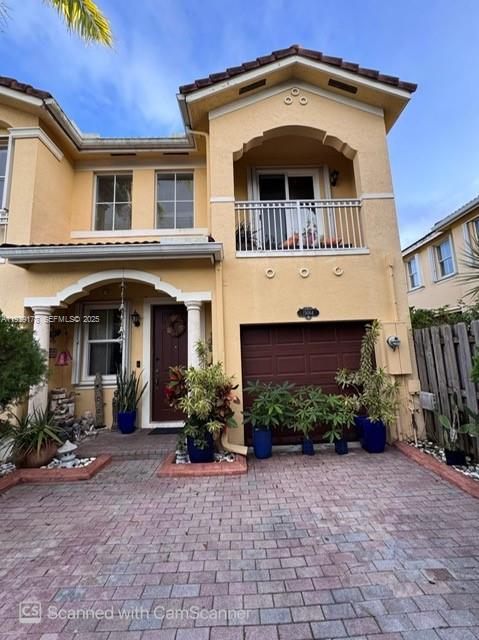 Beautiful Townhouse located in the desirable Grand Lakes-Phase 1 community. This property features 3 bedrooms and 3 full Bathrooms, offering comfort and functionality for families or professionals. Residents enjoy excellent community amenities, including a swimming pool, fitness center, and basketball courts. The neighborhood is also known for its highly regarded charter schools, making it an ideal choice for families. Prime location with a great community atmosphere. Call for appointment!!