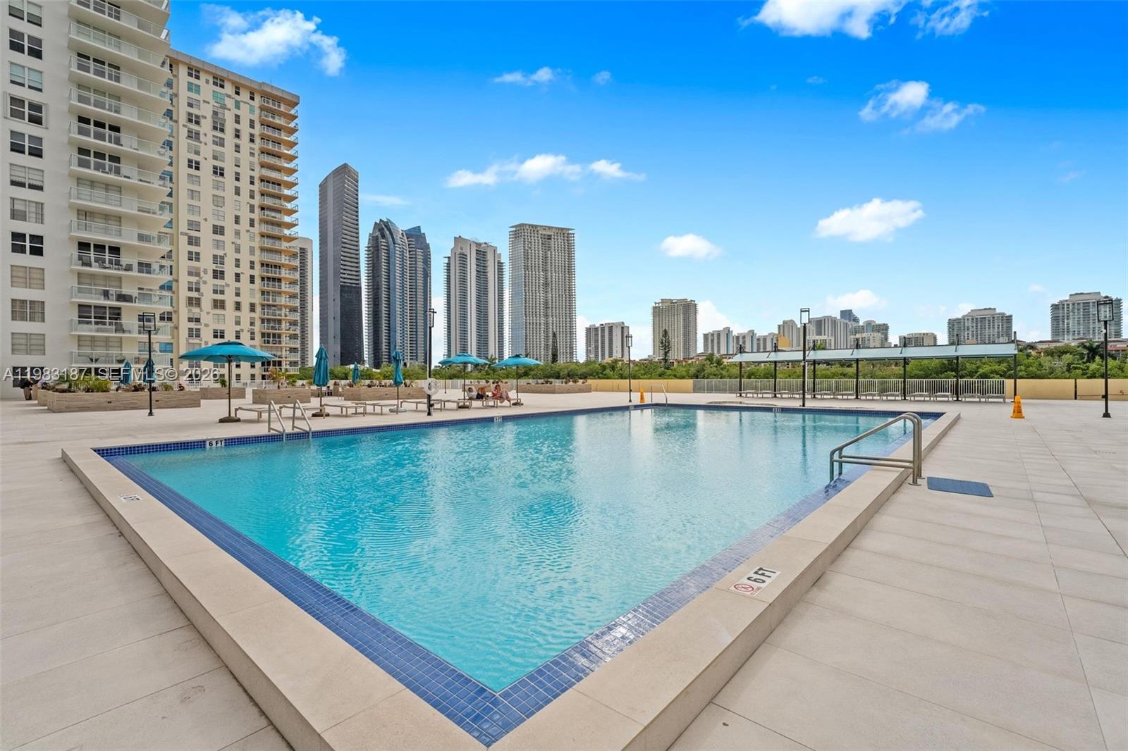 WINSTON TOWER 300 CONDO - Residential