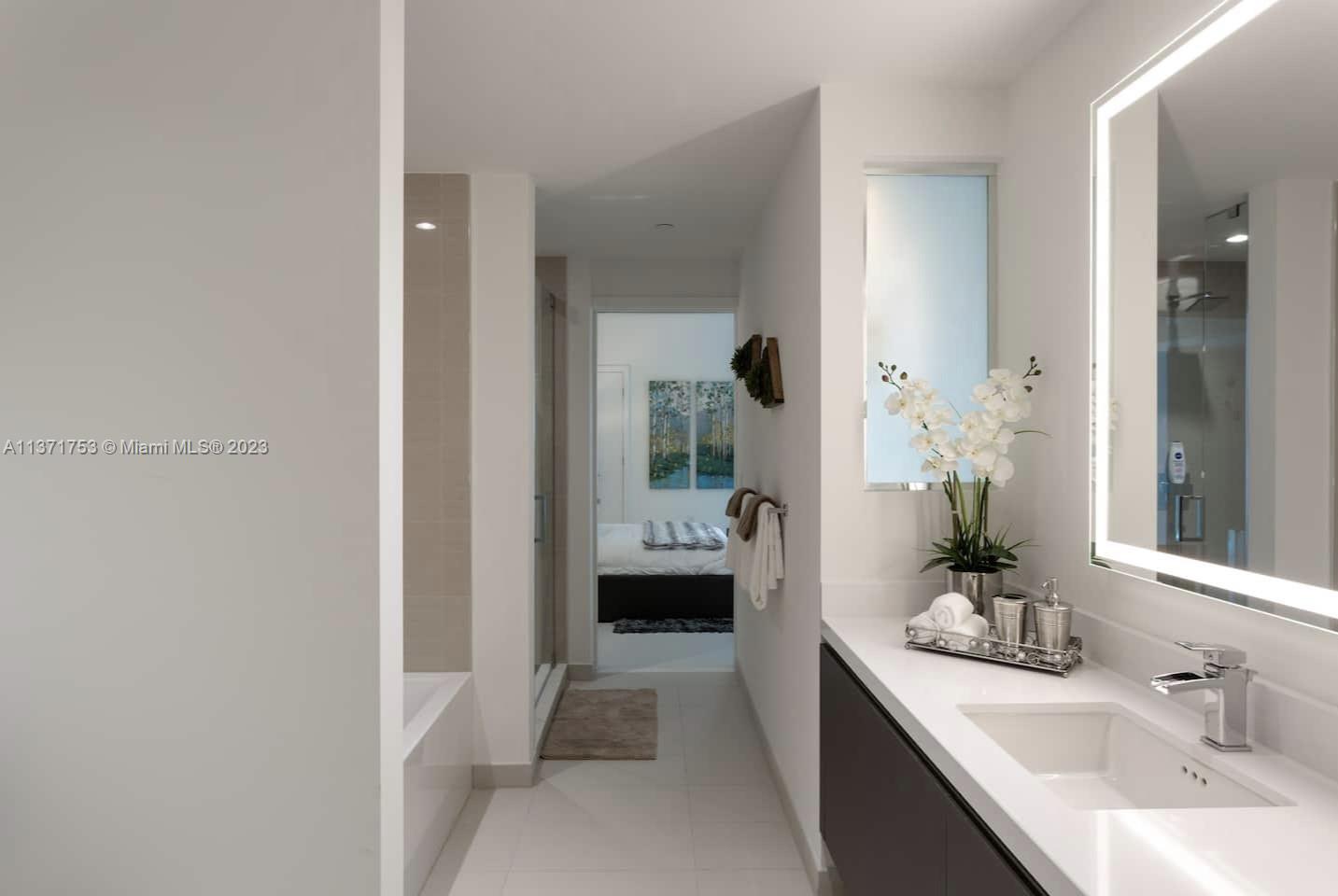 PARAMOUNT MIAMI WORLDCENT - Residential