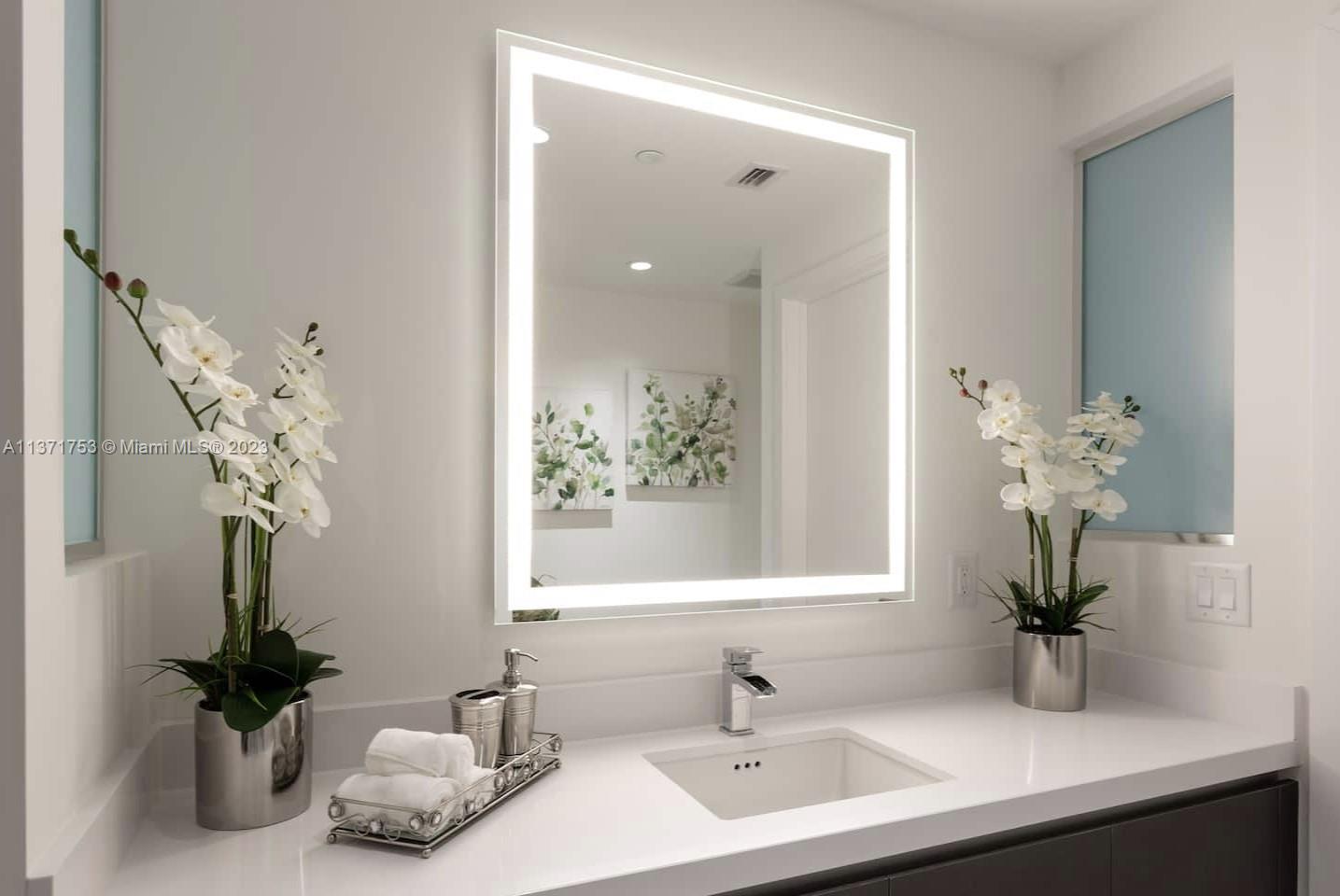 PARAMOUNT MIAMI WORLDCENT - Residential