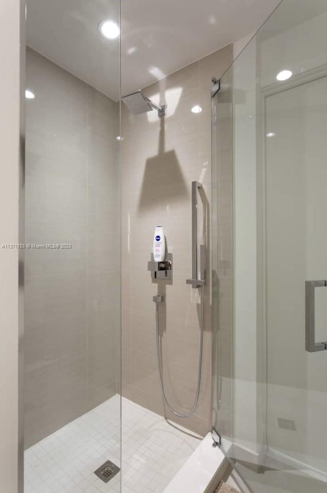 PARAMOUNT MIAMI WORLDCENT - Residential