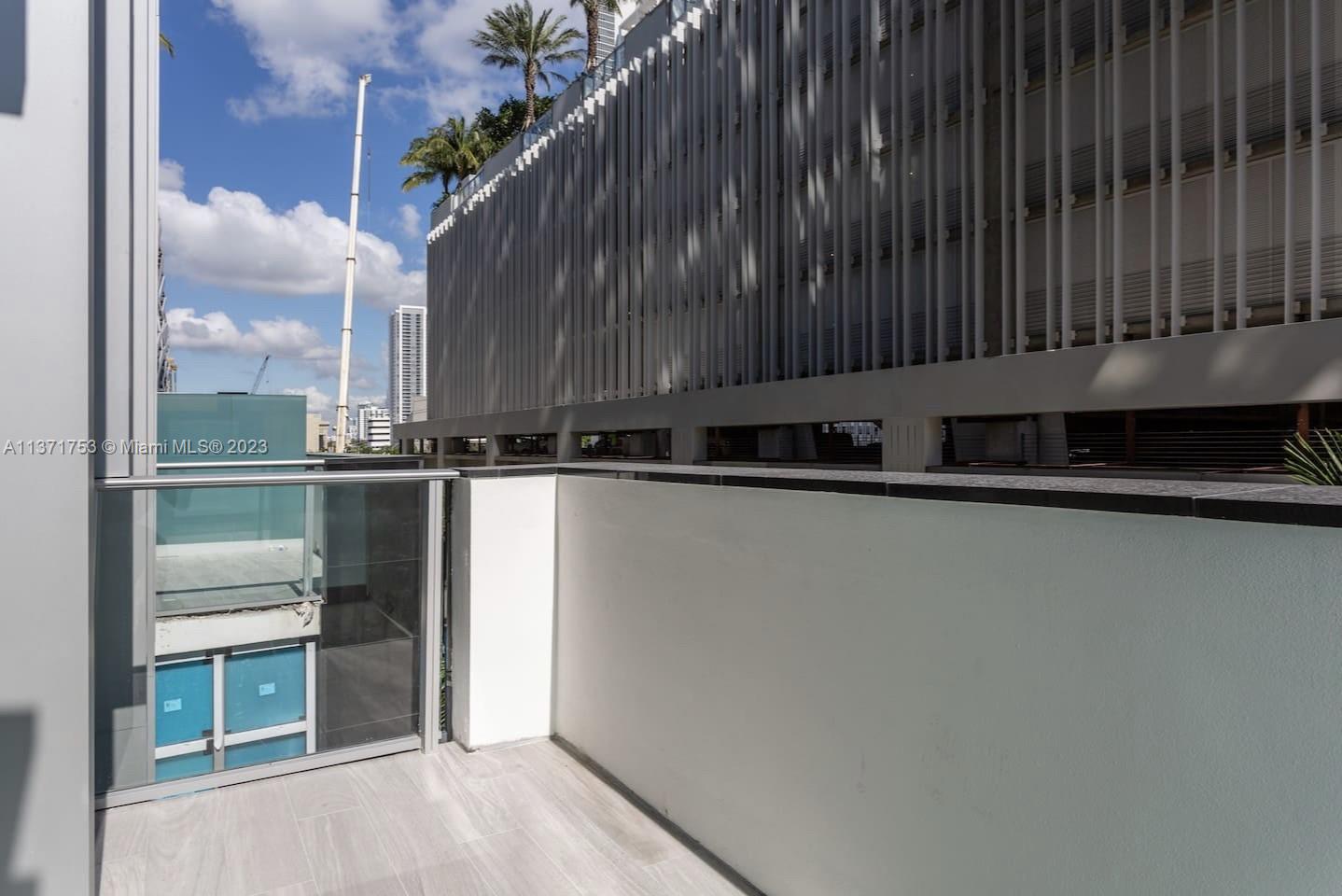 PARAMOUNT MIAMI WORLDCENT - Residential