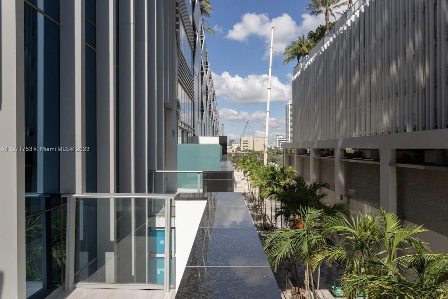 PARAMOUNT MIAMI WORLDCENT - Residential