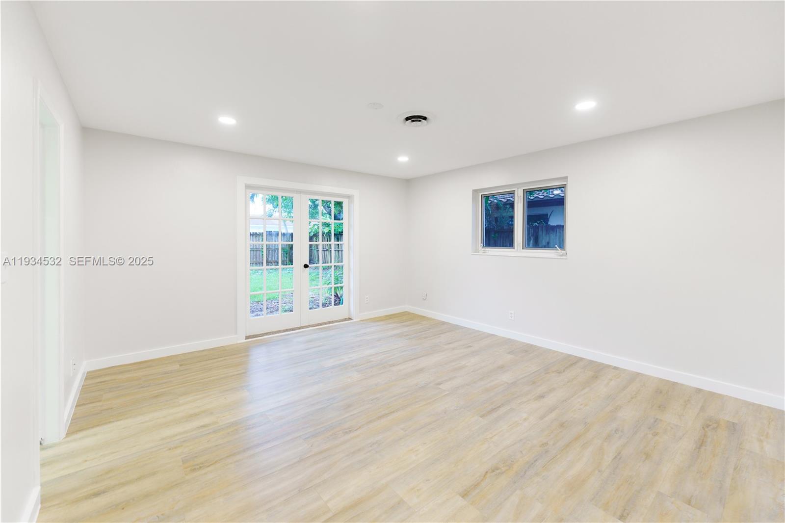 CORAL RIDGE ISLES - Residential