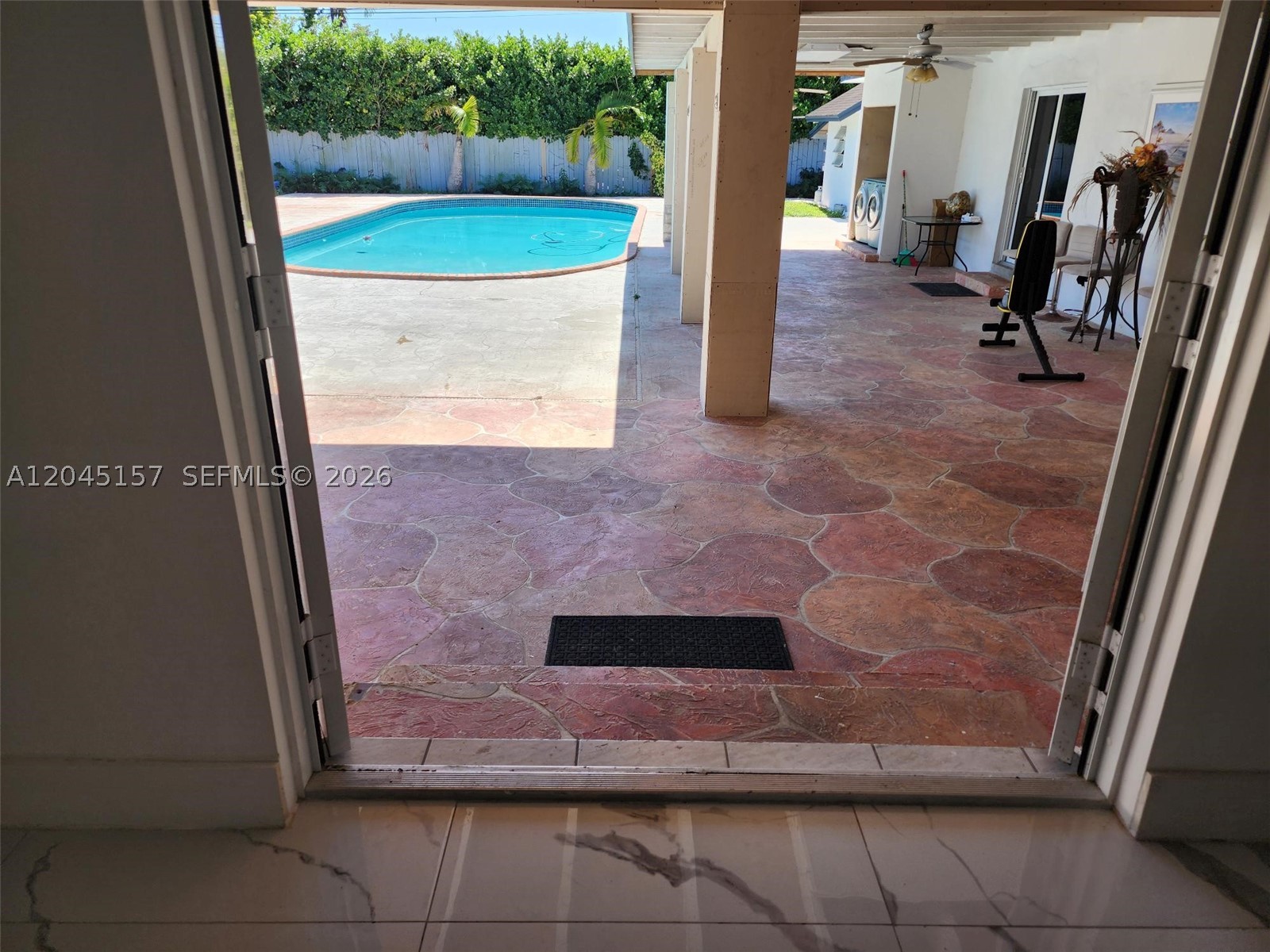 DEAL ESTATES - Residential