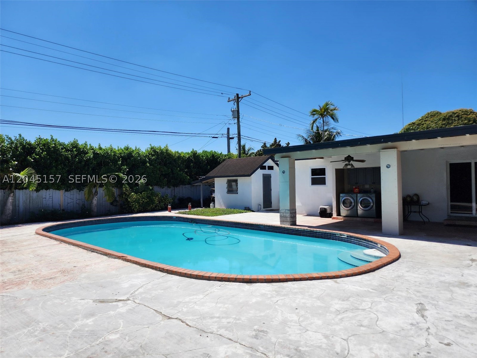 DEAL ESTATES - Residential